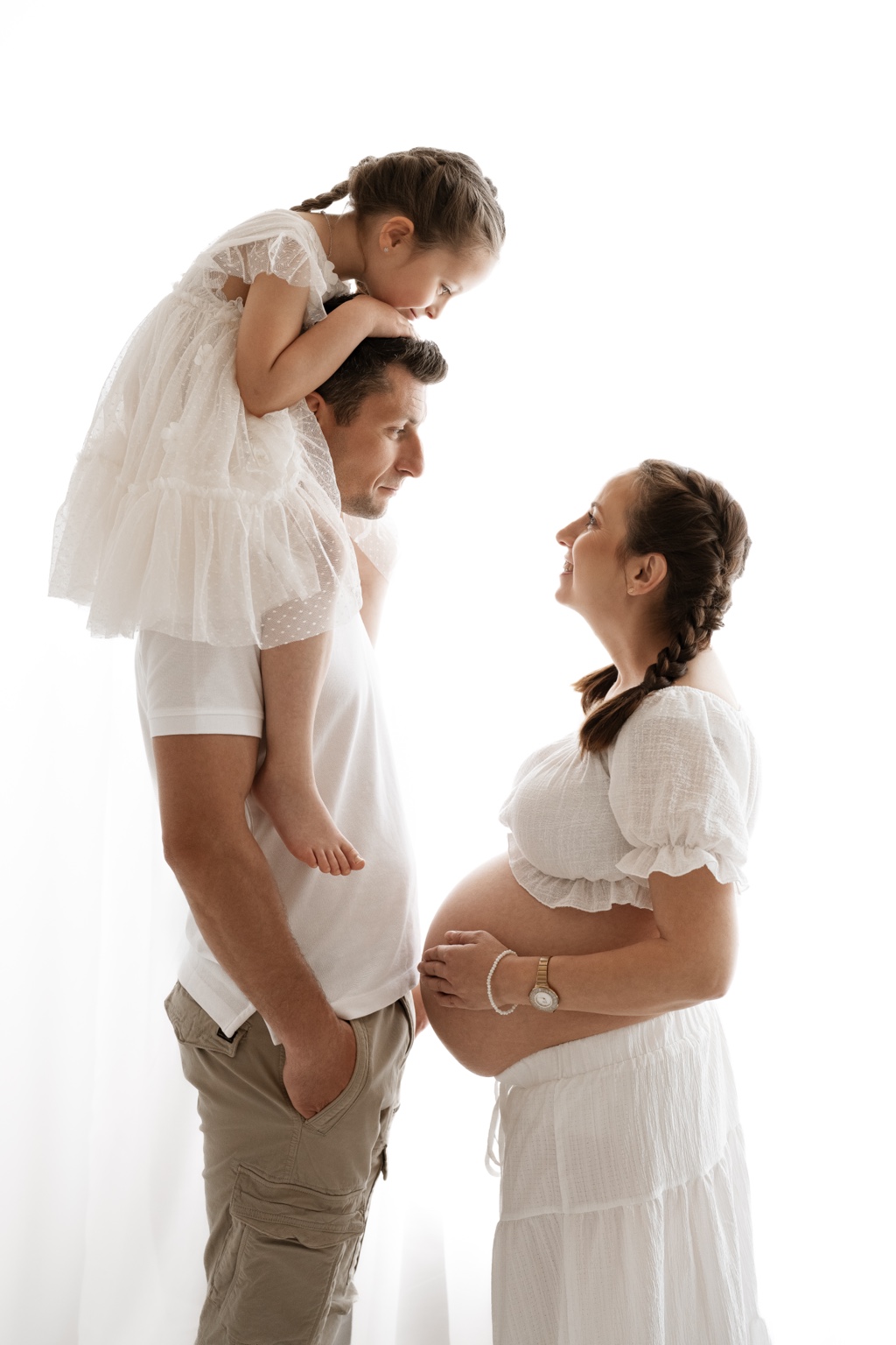 Familie voller Vorfreude auf ihr Baby
